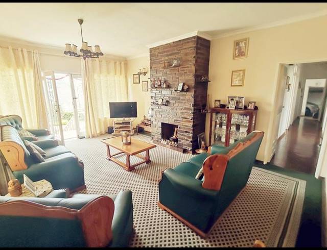 3 BEDROOM HOUSE FOR SALE IN RESERVOIR HILLS